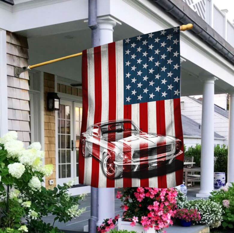 https://blog.flagwix.com/wp-content/uploads/2021/08/1968-Mustang-American-Flag-1.jpg