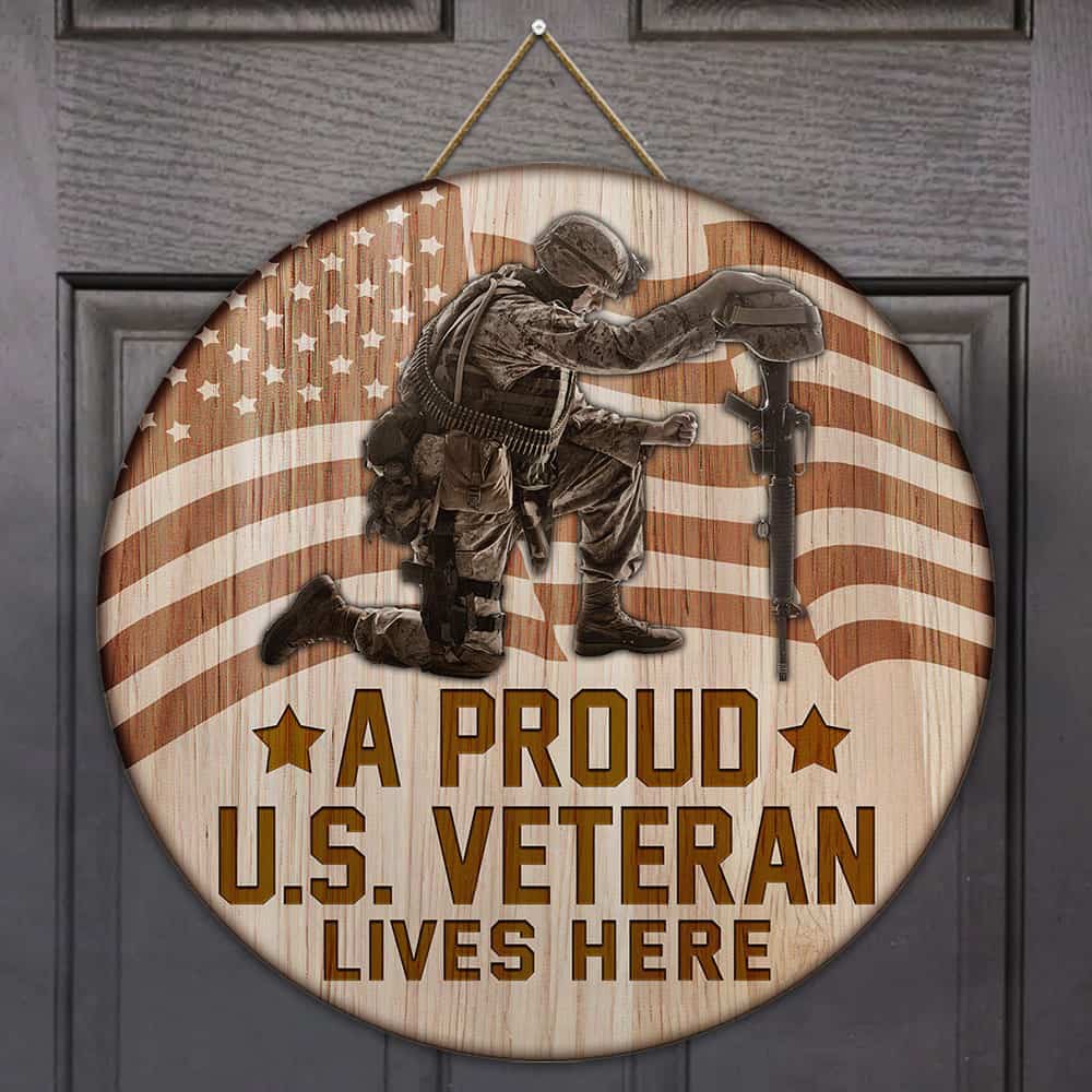 Veteran Round Wooden Sign A Proud U.S. Veteran Lives Here Door Decor Flagwix™ veterans day signs