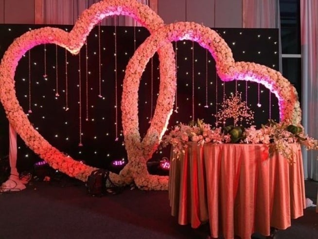 Heart Decorations For Weddings