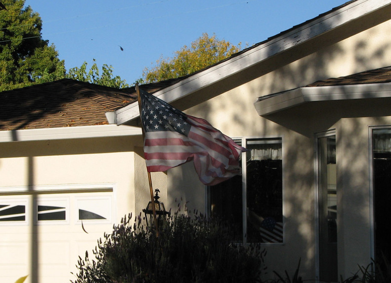 How Sunlight and Weather Affect Your Flag